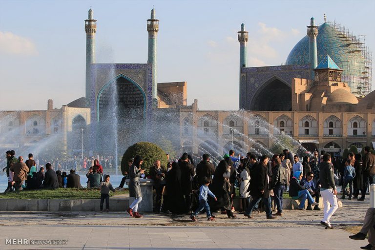 حادثه انفجار در میدان نقش جهان / ۴ نفر مصدوم شدند