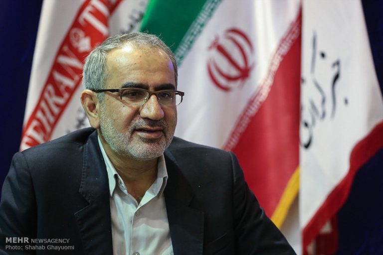 دولتمردان خود را عقل کُل میدانند/ برای مجلس خط و نشان میکشند