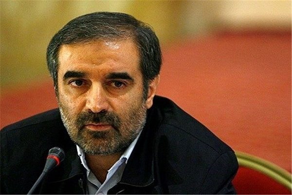 ایران قطب انقلابیهای سراسر جهان است/شاهد فروپاشی سیمای غرب هستیم