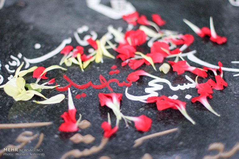 مزار شهدای گمنام دانشگاه صنعتی امیرکبیر گلباران شد