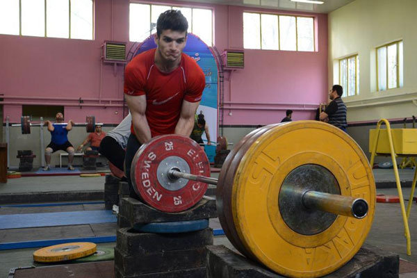 ملیپوشان وزنهبرداری مشکلی برای حضور در لیگ ندارند