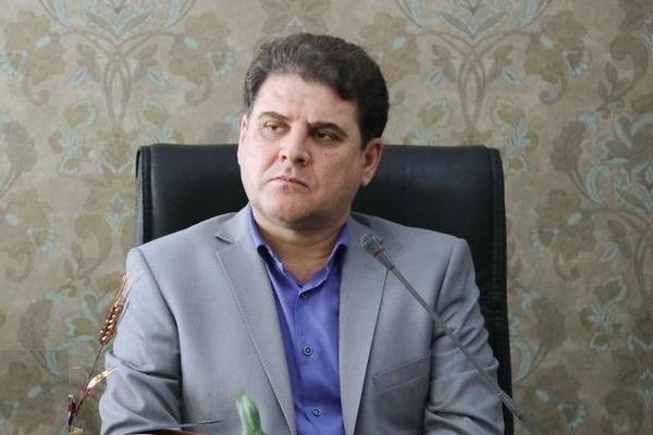لزوم حضور مسئولان در بین مردم/ با پشت میز نشینی مشکلات حل نمیشود