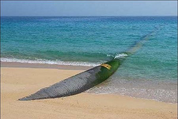 انتقال آب خلیجفارس تا استانهای خراسان و اصفهان را حمایت میکنیم