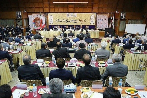 دولت دنبال گزینه گوش به فرمان است/ امیدوارم مدیر فوتبالی رئیس شود