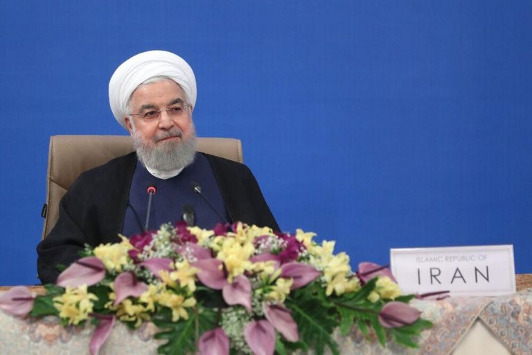 سخنرانی روحانی در اختتامیه جایزه کتاب سال آغاز شد