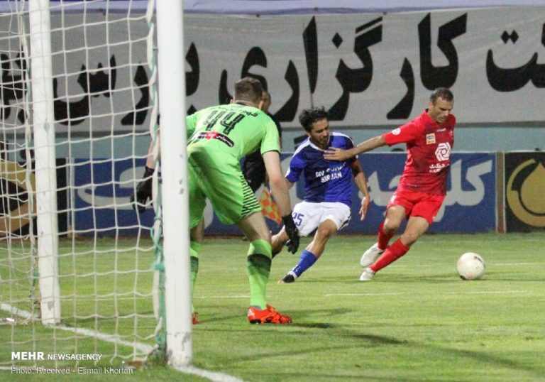 تلاش گلمحمدی برای کاهش تفاوت با برانکو در زمستان پرسپولیس!