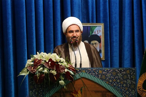 طلاب و روحانیون به تقویت پایگاههای نمازجمعه کمک کنند