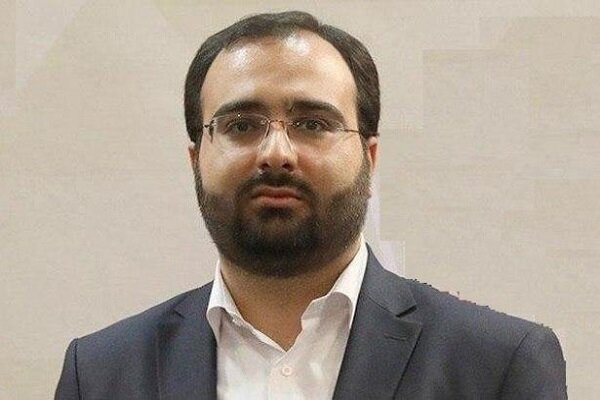 درآمد مازاد دولت از اپراتورها به تکالیف شبکه ملی اختصاص یابد