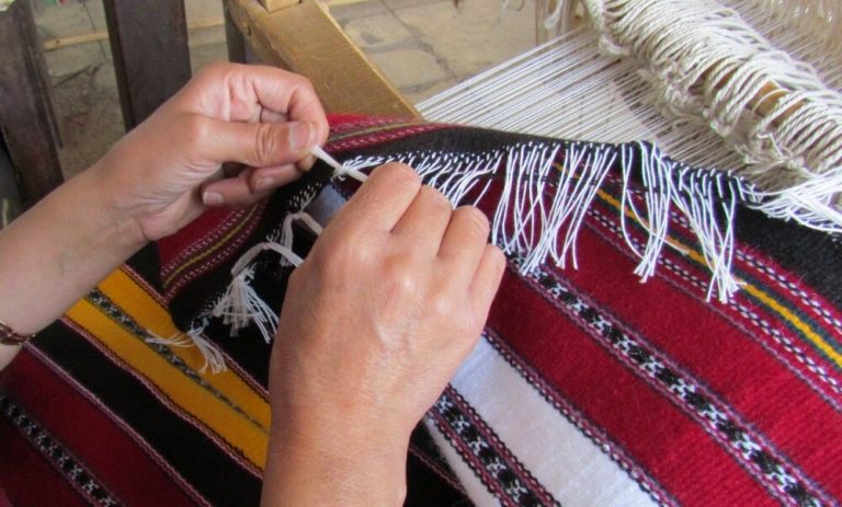 ۴۷ میلیارد تسهیلات کرونا به هنرمندان صنایع دستی گلستان پرداخت شد