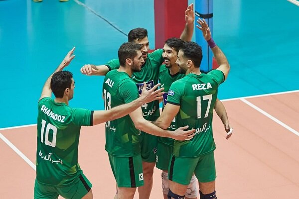 شاگردان عطایی از سد شهداب یزد عبور کردند