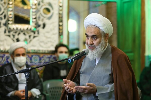 مسجد باید محور کمکهای مردمی باشد