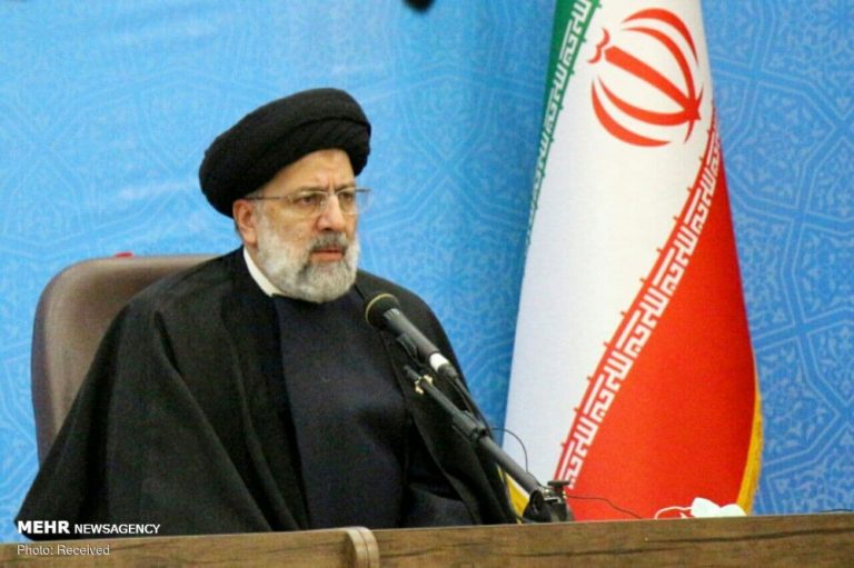 خون شهید سلیمانی از جاهلیت مدرن پردهبرداری خواهد کرد