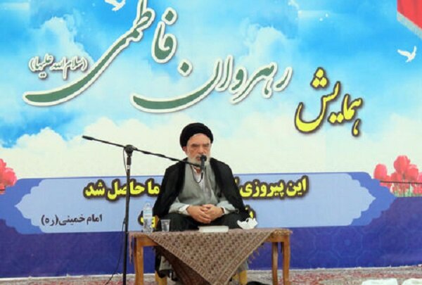 حوزه باید میدان نبرد جنگ نرم را تسخیر کند