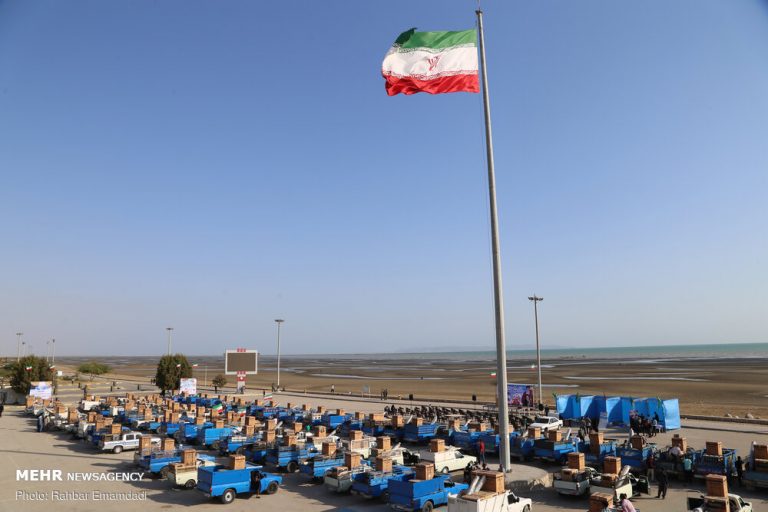 اهدا ۵۰۰سری جهیزیه به زوج های جوان هرمزگانی