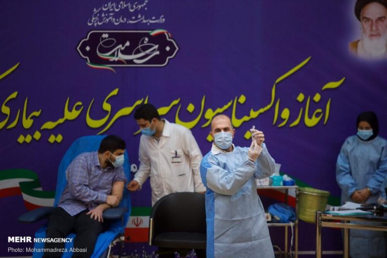 آغاز واکسیناسیون سراسری علیه بیماری کووید۱۹