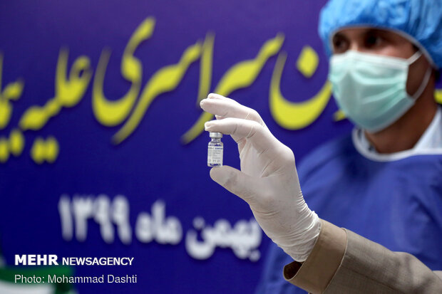 واکسیناسیون کرونای ۷۳۰ نفر از پرسنل بخش آی سی یو در اصفهان