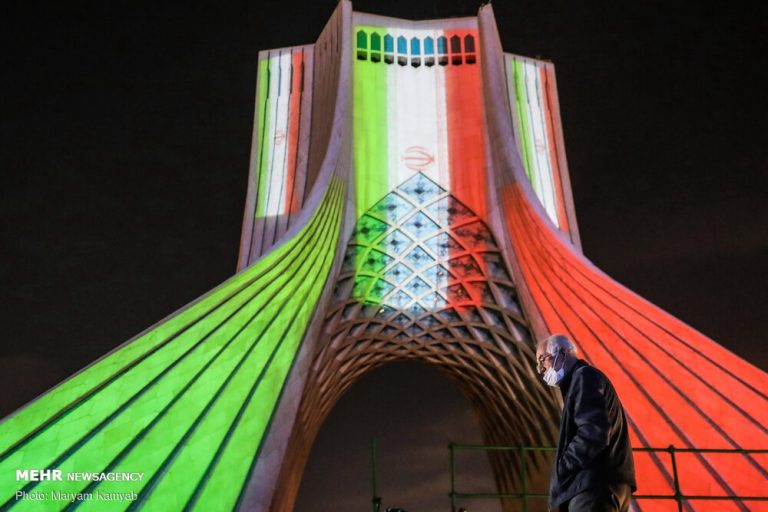 نورپردازی برج آزادی به مناسبت سالگرد پیروزی انقلاب اسلامی