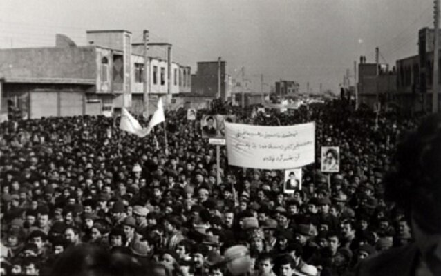 ۲۳ شهید در ۲۳ بهمن ۵۷؛ وجه تسمیهای برای میدان شهدای اردبیل است