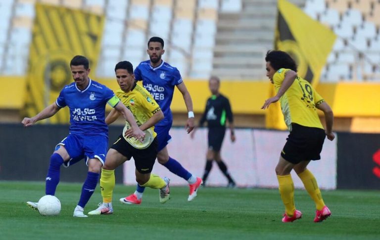 شکست استقلال برابر سپاهان در نیمه اول/ آبیها بیبرنامهتر از قبل