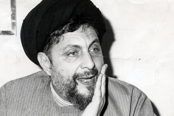 انسان اگر متوجه باشد میبیند بیشتر از هر کس در حق خود ظلم میکند