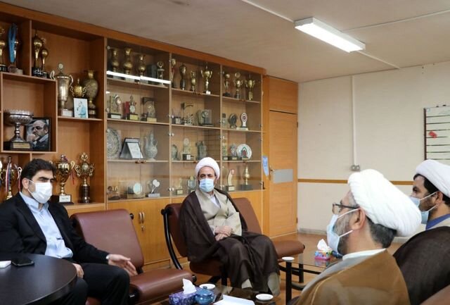 لزوم همکاری بیشتر علما با مجموعه ورزش و جوانان همدان