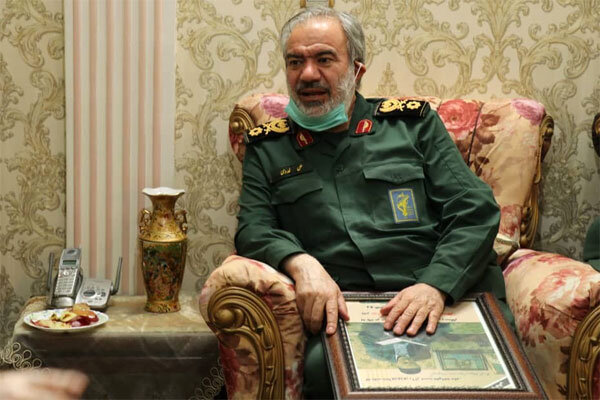 دیدار سردار فدوی با خانواده شهیدان «سجادیان» در رودهن