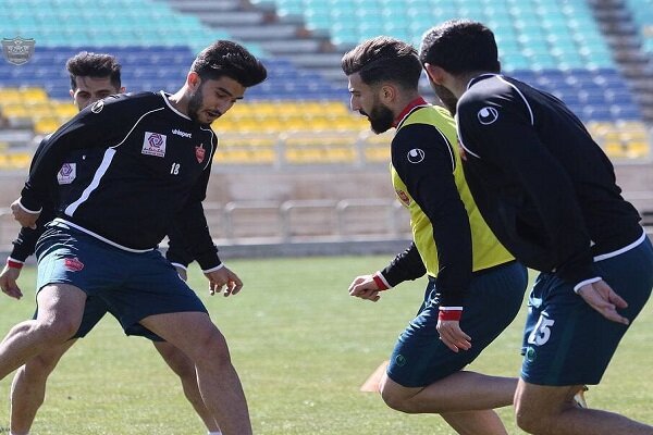 هیجان بازیکنان پرسپولیس در فوتبال درون تیمی