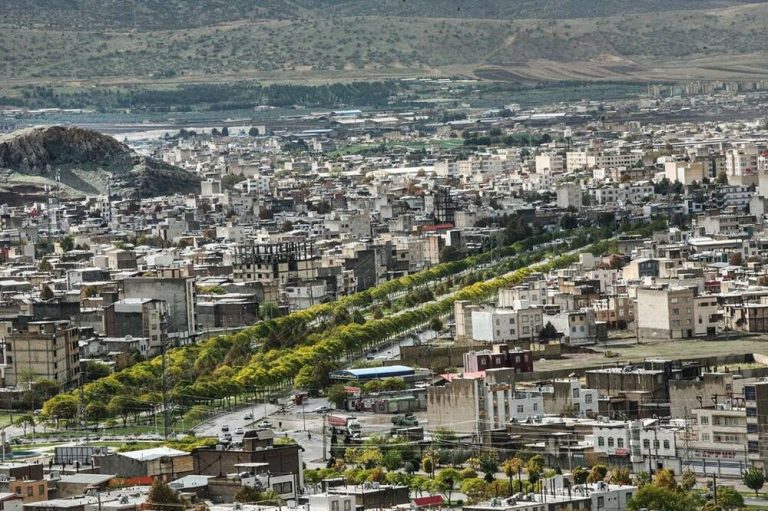 شهرداری پای کار برخورد با تخلفات نیست/ قلم و کاغذ کم زور مهندسان