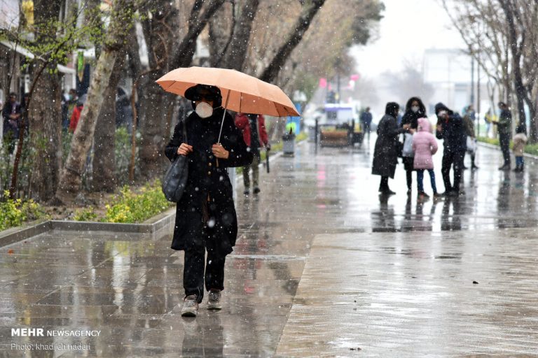 یکشنبه و دوشنبه اصفهان بارانی میشود / کاهش ۴ درجهای دما