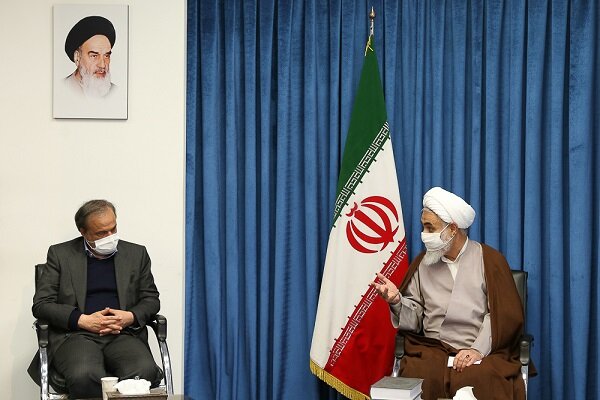 اجازه ندهید برخی با سوءاستفاده واحد تولیدی را به تعطیلی بکشانند