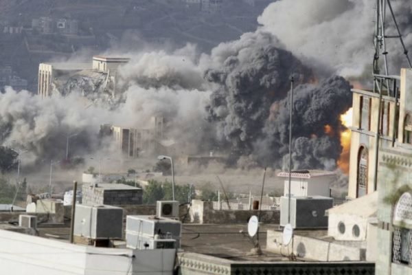 جنگنده های سعودی مناطقی در صنعا را بمباران کردند