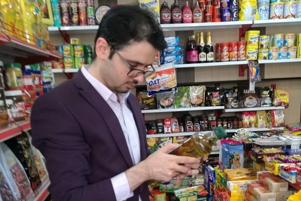 عدم فرهنگ سازی و خرید مازاد نیاز علت کمبود برخی کالاها است