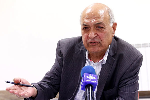 تحریمها مانع رجوع دانشجویان به کتب خارجی است