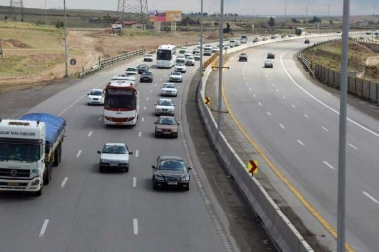 افزایش ۱۰۸ درصدی تردد وسائل نقلیه در محورهای مواصلاتی کاشان