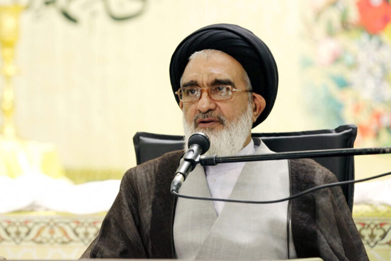 زنان جامعه در معرفی شخصیت حضرت آمنه مسئولیت زیادی دارند