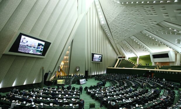 اصرار مجلس بر مصوبه متناسبسازی حقوق بازنشستگان و مستمریبگیران