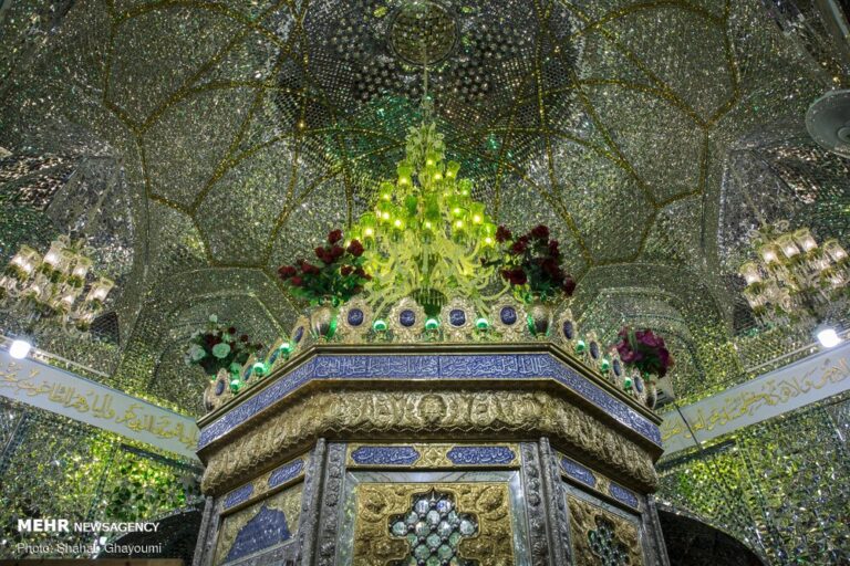 مراسم حضوری نیمه شعبان در ۴۰ بقعه اصفهان انجام شد/اعزام ۸۵ مبلغ