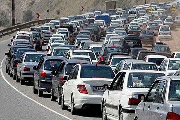 ترافیک در محورهای استان قزوین نیمه سنگین است
