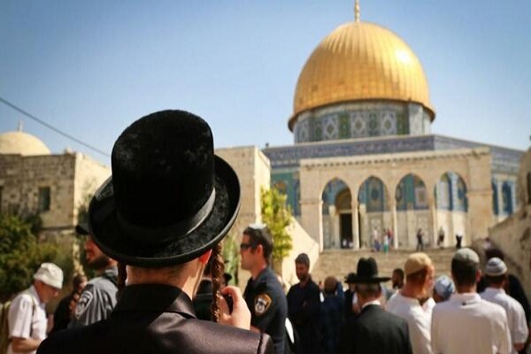 یورش صهیونیستها به مسجدالاقصی/ سَر دادن شعارهای ضد اسلامی