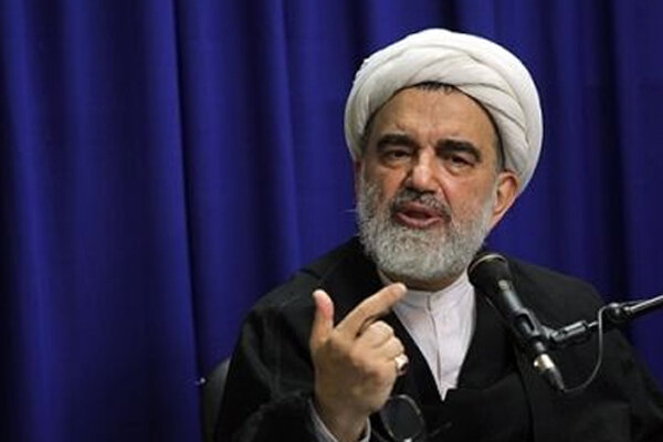 حضرت آیت الله خامنهای احیاگر جایگاه رفیع قرآن کریم در کشور هستند