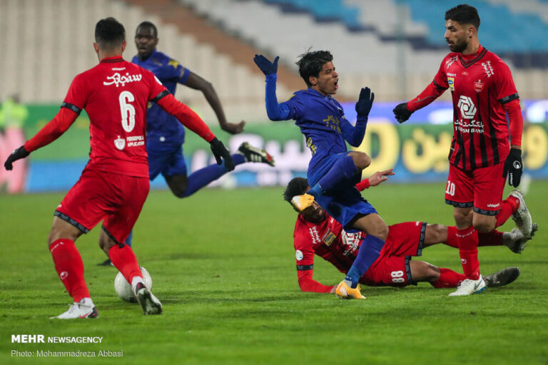 پرسپولیس نیازی به مغانلو نداشت/ جذب مدافع اضطراری است