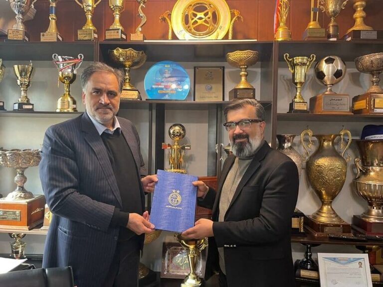 اگر بگذارند استقلال قهرمان میشود/مسئولان پدیده خیلی بد عهد هستند