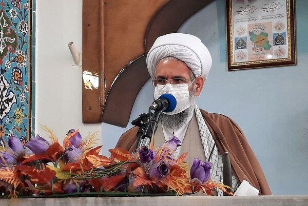 مسئولان در پایان سال نقاط ضعف و قوت خود و کشور را ارزیابی کنند