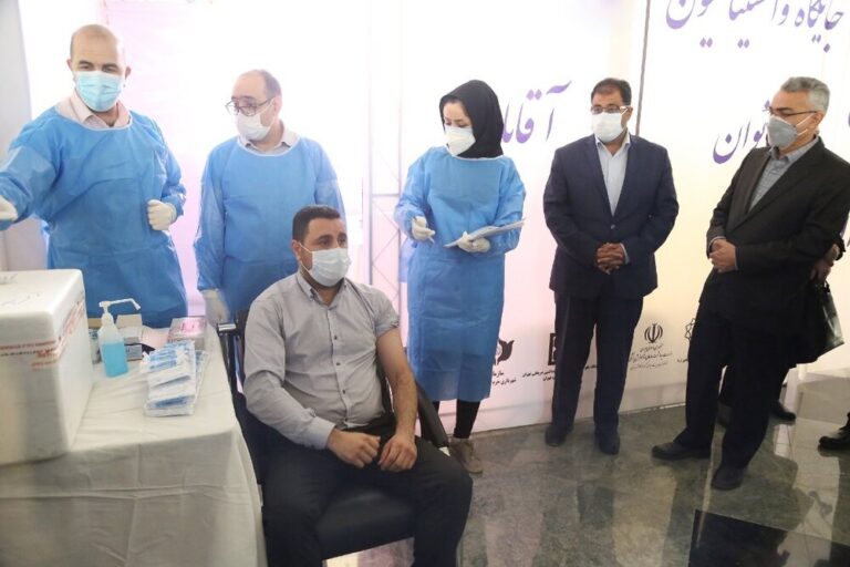 واکسیناسیون کارکنان سازمان بهشت زهرا (س) آغاز شد