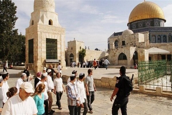 شهرکنشینان صهیونیست بار دیگر به مسجدالاقصی یورش بردند