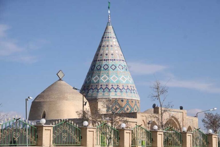 بنای تاریخی امامزاده حواخاتون اراک مرمت میشود