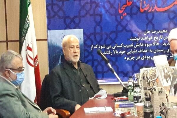 انقلاب اسلامی بعثت دوم بود که با وجود همه توطئه ها به ثمر رسید