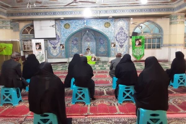 اهدای کمک مومنانه توسط قرارگاه جهادی مصلای ورامین به نیازمندان