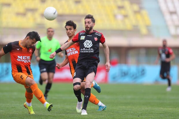 «خلاء» بزرگ در پرسپولیس پابرجاست/ به تعداد «گلنزن»ها اضافه شد!