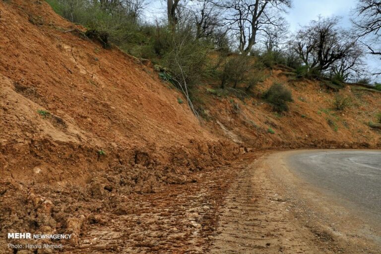 رانش زمین در روستای «سنگ نیشت»